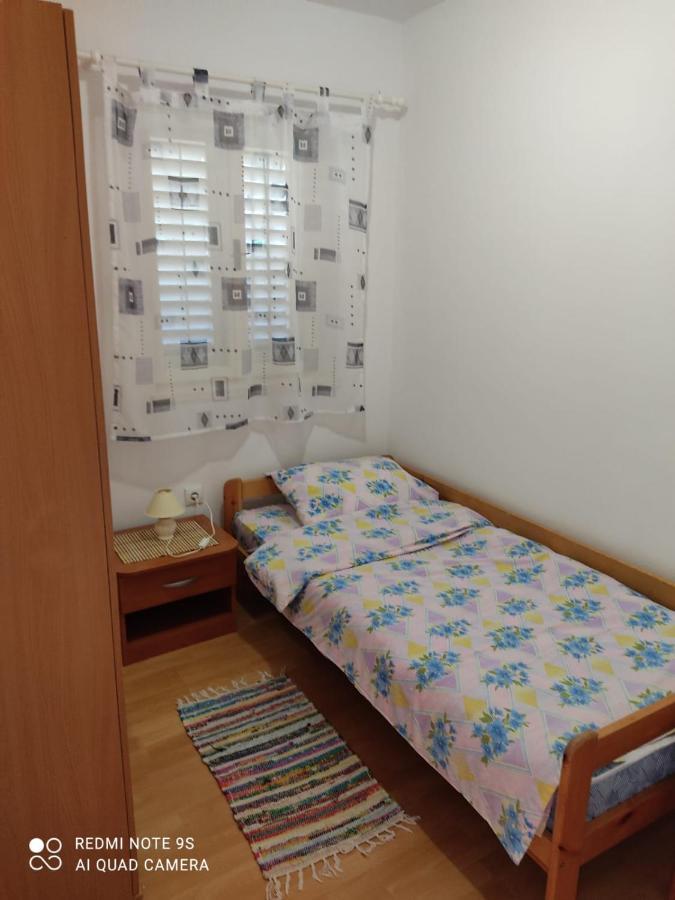 Apartmani Iva สเวติยูไร ภายนอก รูปภาพ