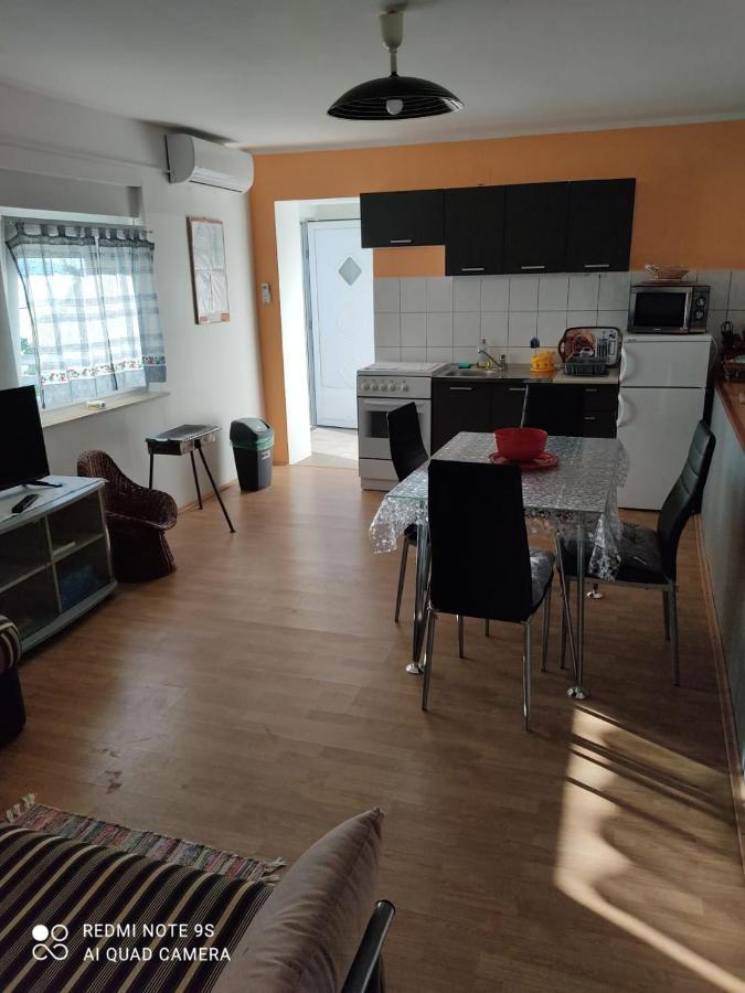 Apartmani Iva สเวติยูไร ภายนอก รูปภาพ