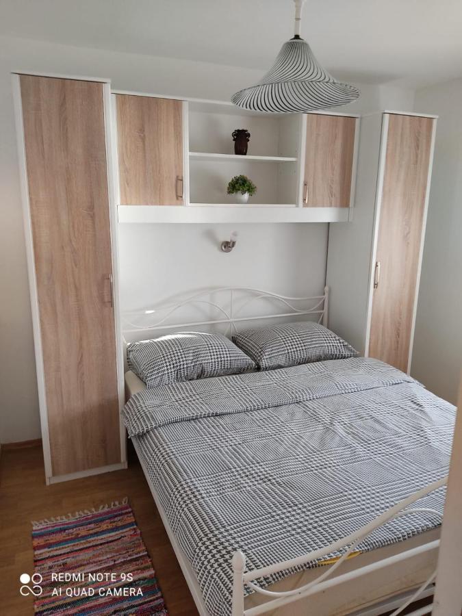 Apartmani Iva สเวติยูไร ภายนอก รูปภาพ