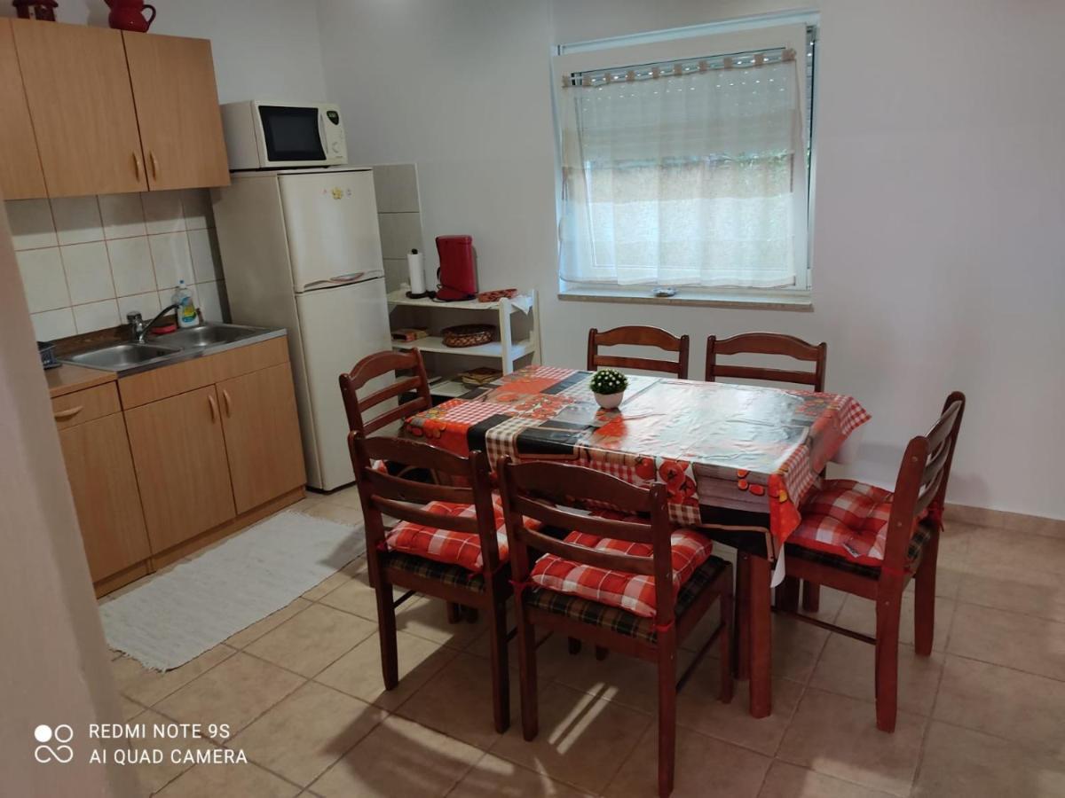 Apartmani Iva สเวติยูไร ภายนอก รูปภาพ